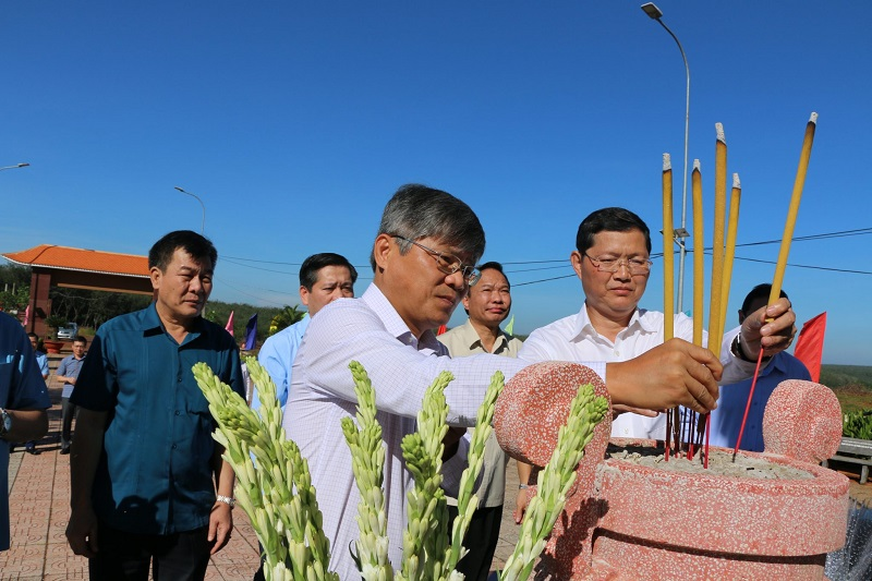 Phát huy truyền thống, sáng tạo vượt khó, phát triển bền vững